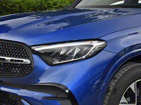 2024��  �Ŀ� GLC 260 L 4MATIC ������ 5��