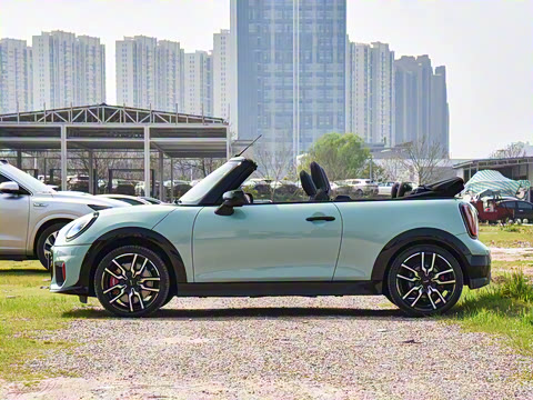 2025�� JOHN COOPER WORKS CABRIO