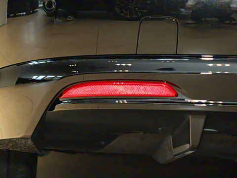 2025�� 75kWh Touring