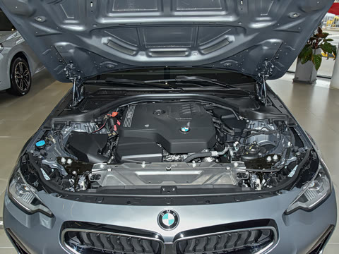 2025�� 225i M�˶���ҹ��װ