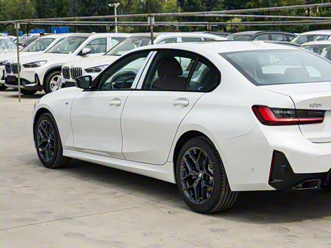 2025�� 330Li M�˶���ҹ��װ