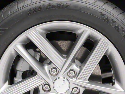 2025�� 610km PLUS