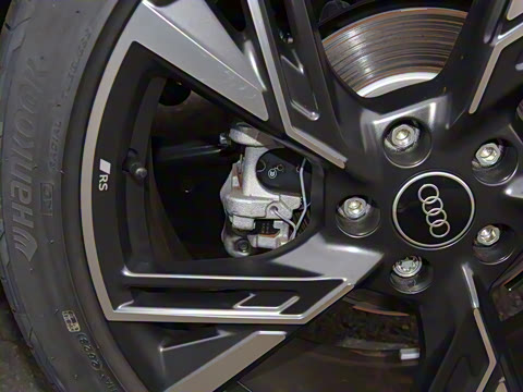 2024�� 35 TFSI RS�׼�ȼ����