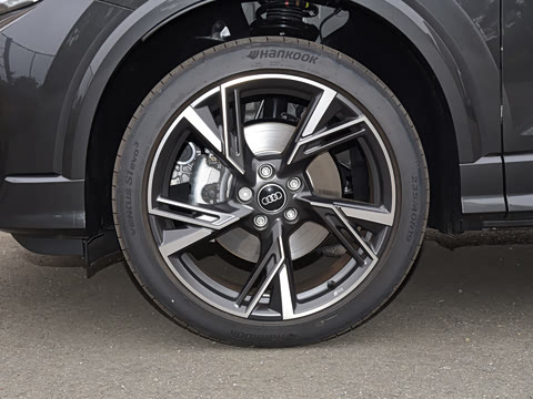 2024�� 35 TFSI RS�׼�ȼ����