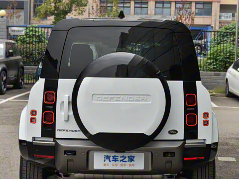 2025�� 110 3.0T P400 X-Dynamic SE