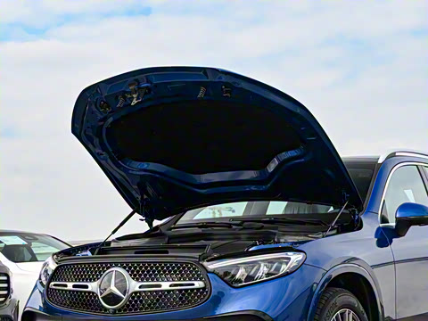 2025�� GLC 300 L 4MATIC ������ 7��