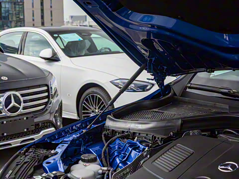 2025�� GLC 300 L 4MATIC ������ 7��