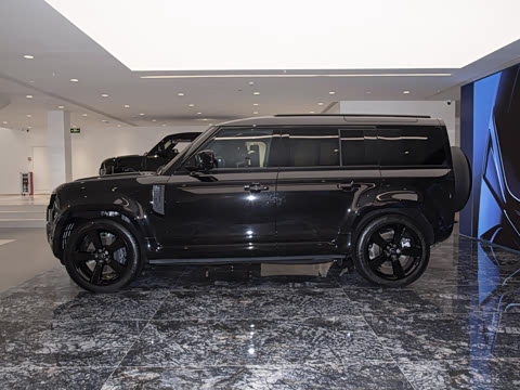 2025�� 110 3.0T P400 X-Dynamic SE