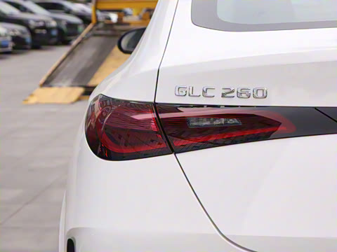 2025�� �Ŀ� GLC 260 4MATIC ����SUV