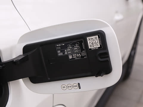 2025�� �Ŀ� GLC 260 4MATIC ����SUV