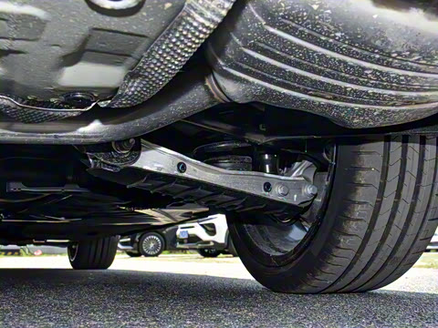 2025�� 200���������� 40 TFSI ����������