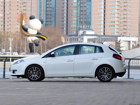 2011�� 1.4T �ֶ��˶��촰��