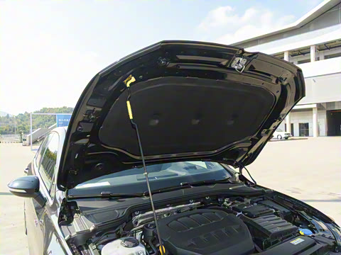 2025�� 380TSI DSG GTI