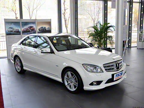 2010�� C 300 �˶���