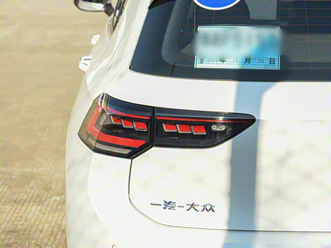 2025�� 300TSI R-Line