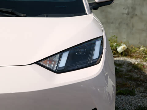 2025�� �Ǽݰ� 305km ���ɰ�