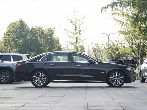 2025�� �Ŀ� E 300 L ʱ����