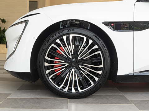 2025�� �Ŀ� Ultra���̰�