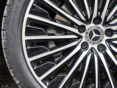 2025�� �Ŀ� E 300 L ����˶���