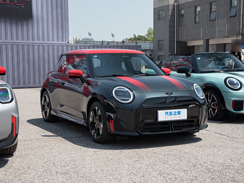 2025�� JOHN COOPER WORKS