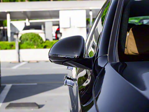 2024�� E 350 e L ���ʽ��϶����γ�