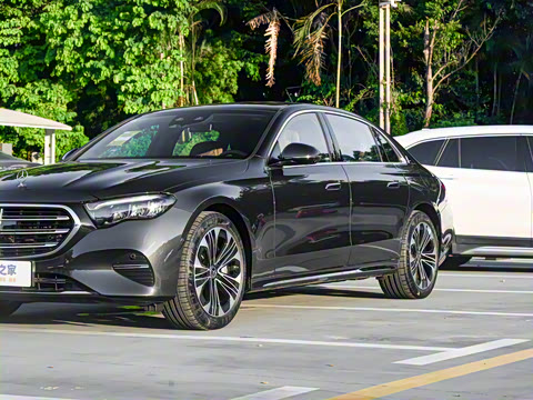 2024�� E 350 e L ���ʽ��϶����γ�