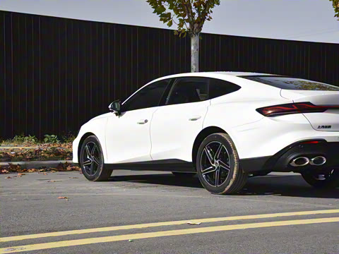 2025�� 1.5T 300 DCT������