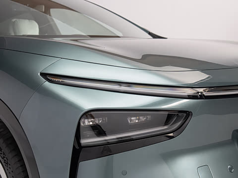 2025�� 702 �������� Ultra