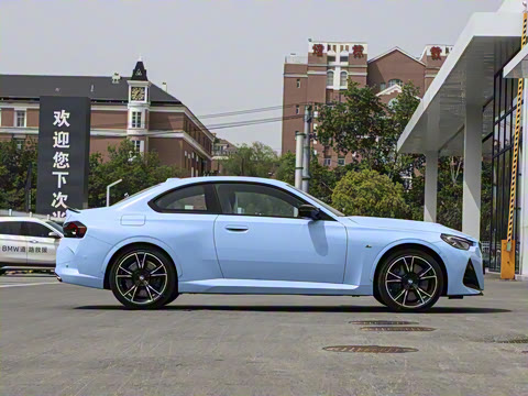 2025�� M240i xDrive