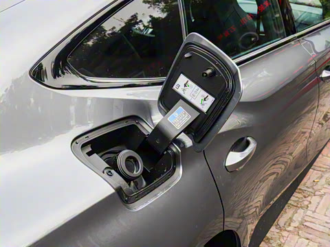 2025�� 2.0T 405 AT������