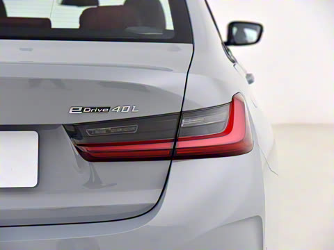 2025�� eDrive 40 L ��ҹ�˶���װ