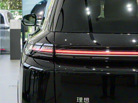 2025�� Ultra ���ܻ��°�