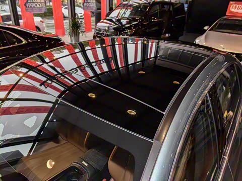 2025�� E 300 L ʱ����