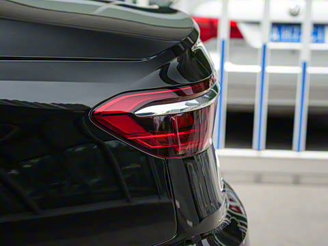 2026�� A8L 45 TFSI quattro ������