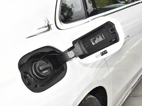 2024�� E 350 e L ���ʽ��϶����˶��γ�