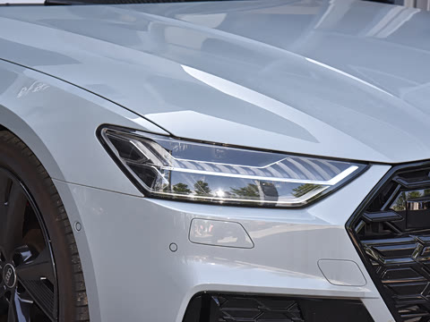 2025�� 45 TFSI quattro RS �׼����ٰ�