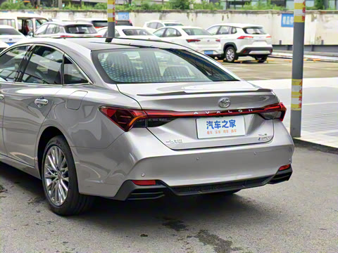 2024�� ˫�� 2.5L XLE����