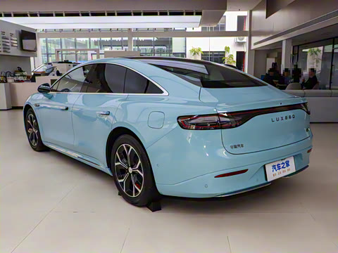 2025�� 705km Max