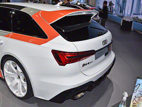 2025�� RS 6 Avant GT