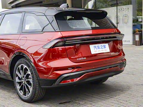 2025�� 2.0T ������������˹��