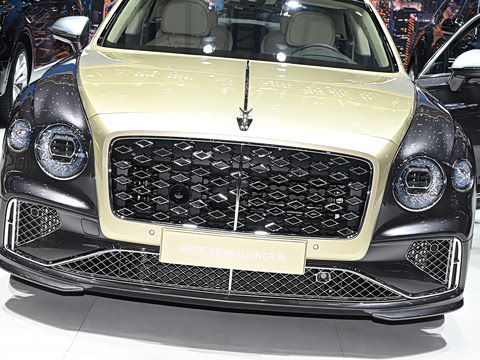 2024�� 4.0T V8 Mulliner