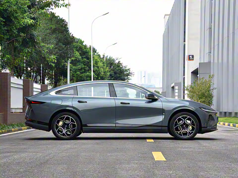 2025��  ���� ����� 710 Զ����