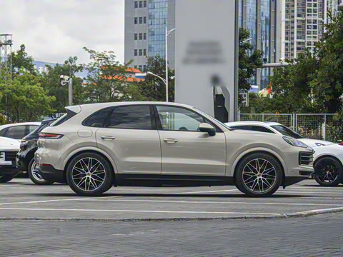 2025�� Cayenne 3.0T ���ΰ�