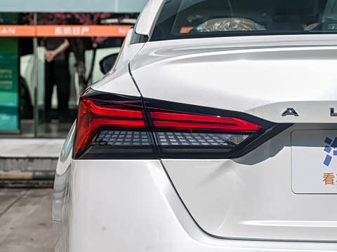 2022�� 2.0L XL-Upr ������