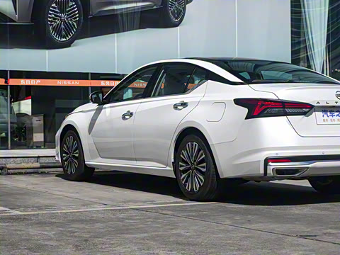 2022�� 2.0L XL-Upr ������