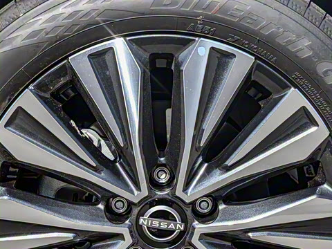 2022�� 2.0L XL-Upr ������