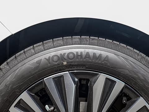 2022�� 2.0L XL-Upr ������