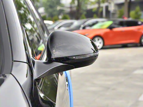 2025�� �Ŀ� E 300 ʱ�����˶���