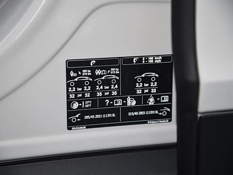 2025�� Cayenne Coup�� 3.0T