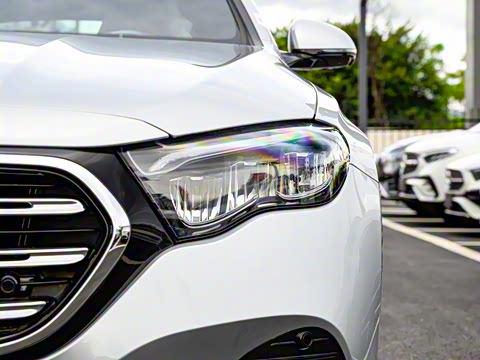 2024�� E 350 e L ���ʽ��϶����γ�